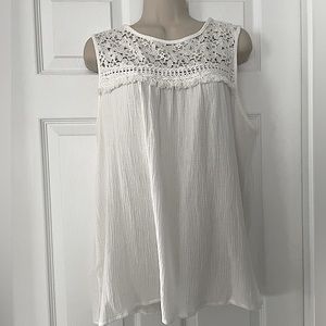 Max Studio Off White Top Size Med